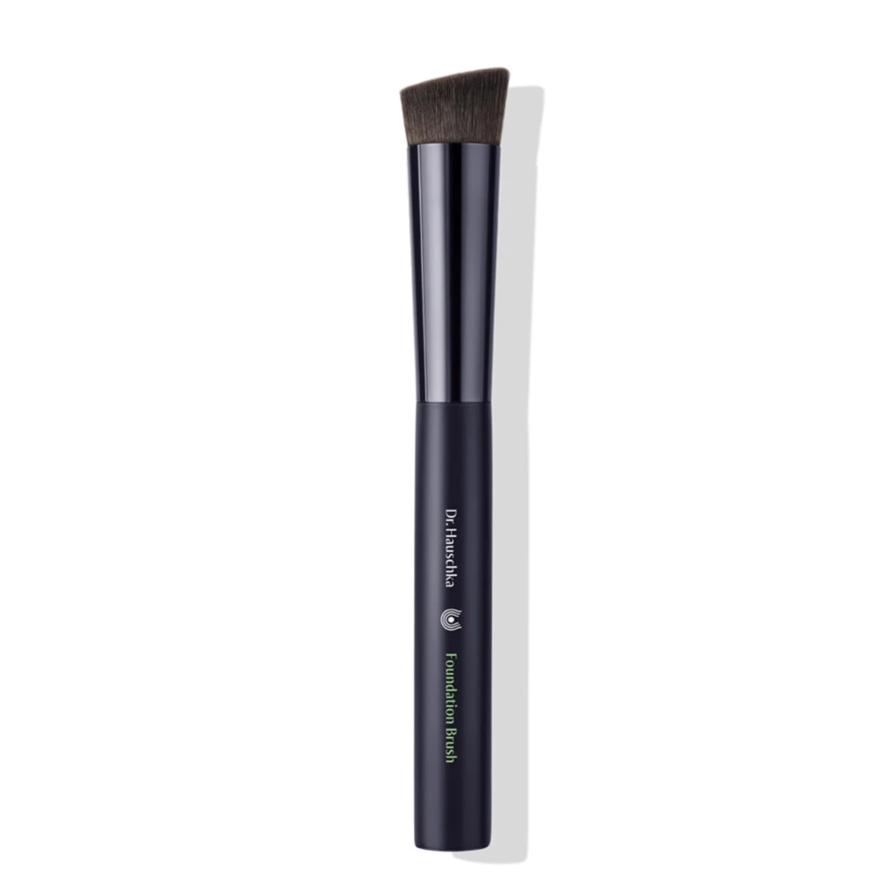 Dr. Hauschka Brush Foundation 3 Dr. Hauschka Brush Foundation
