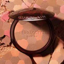 Guerlain Terracotta Light Bronzing Powder 04 Deep Cool 5 Guerlain Terracotta Light Bronzing Powder 04 Deep Cool -Plein 1046674 2