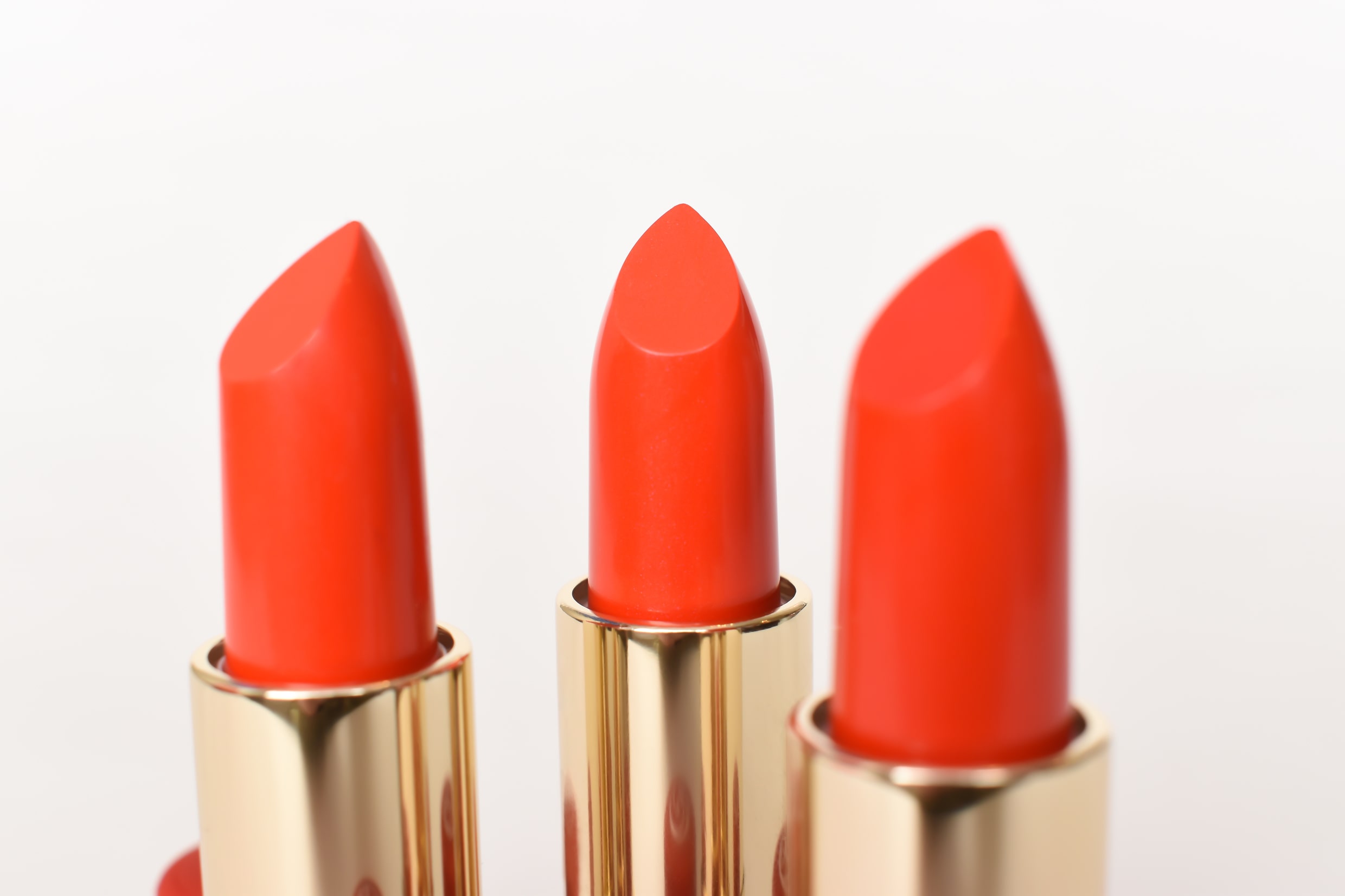 Voorkant -Plein son moi living nature electric coral 15 limited edition lipstick 9